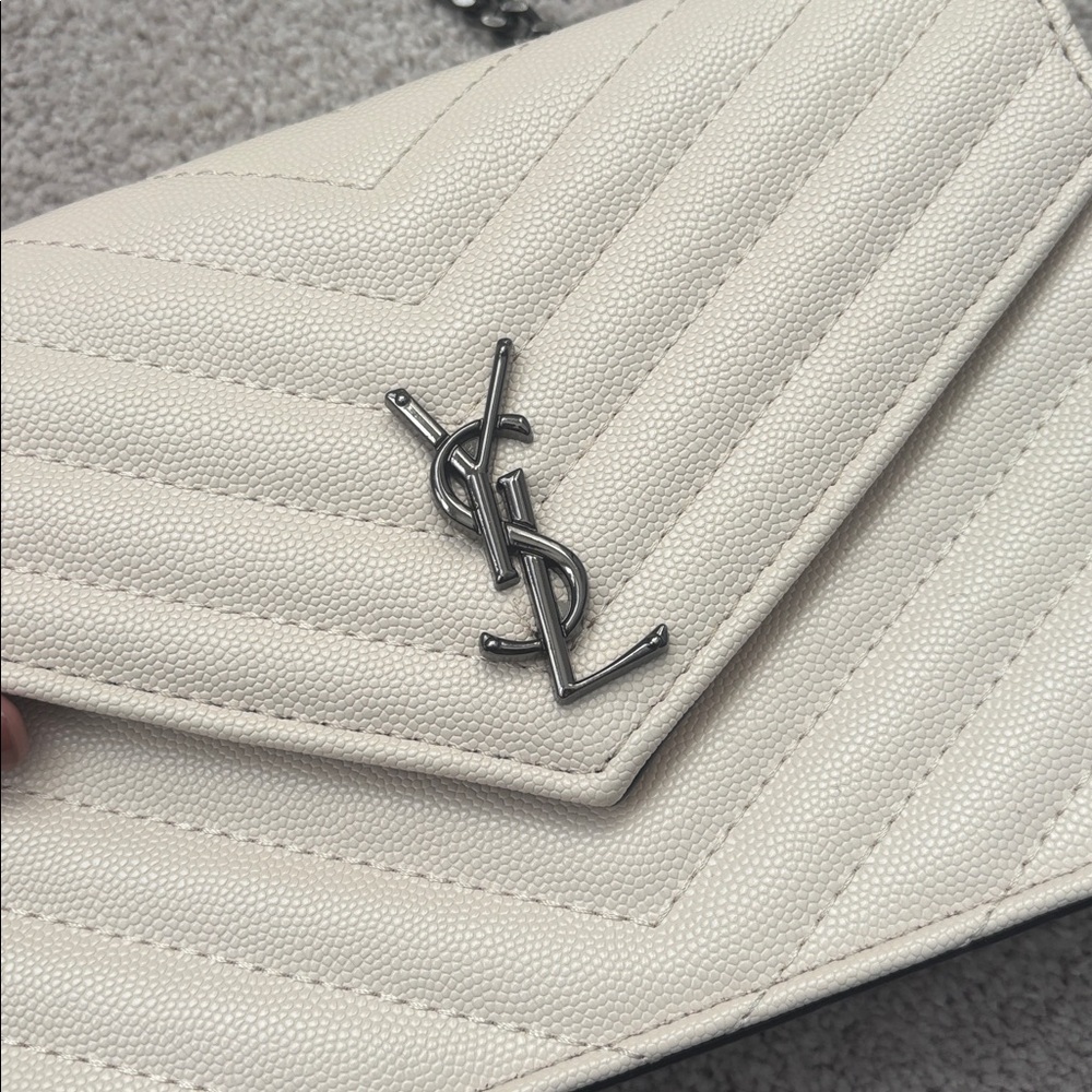 Crossbody Bag Quilted Ivory Chain Luxury Design Silver Chain Square Clutch - Picture 3 of 6